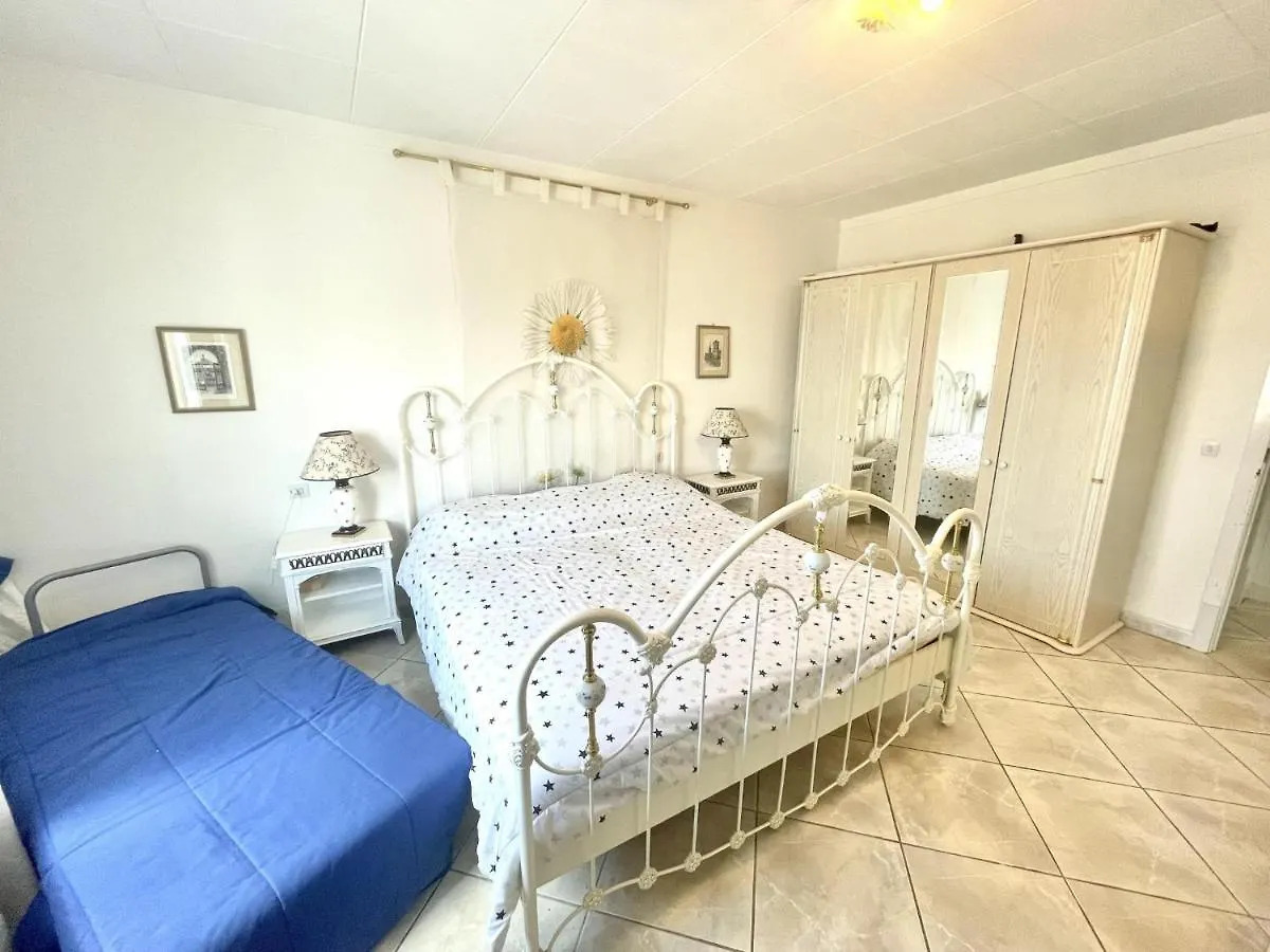 Caterina 2 Apartment Roses Spain
